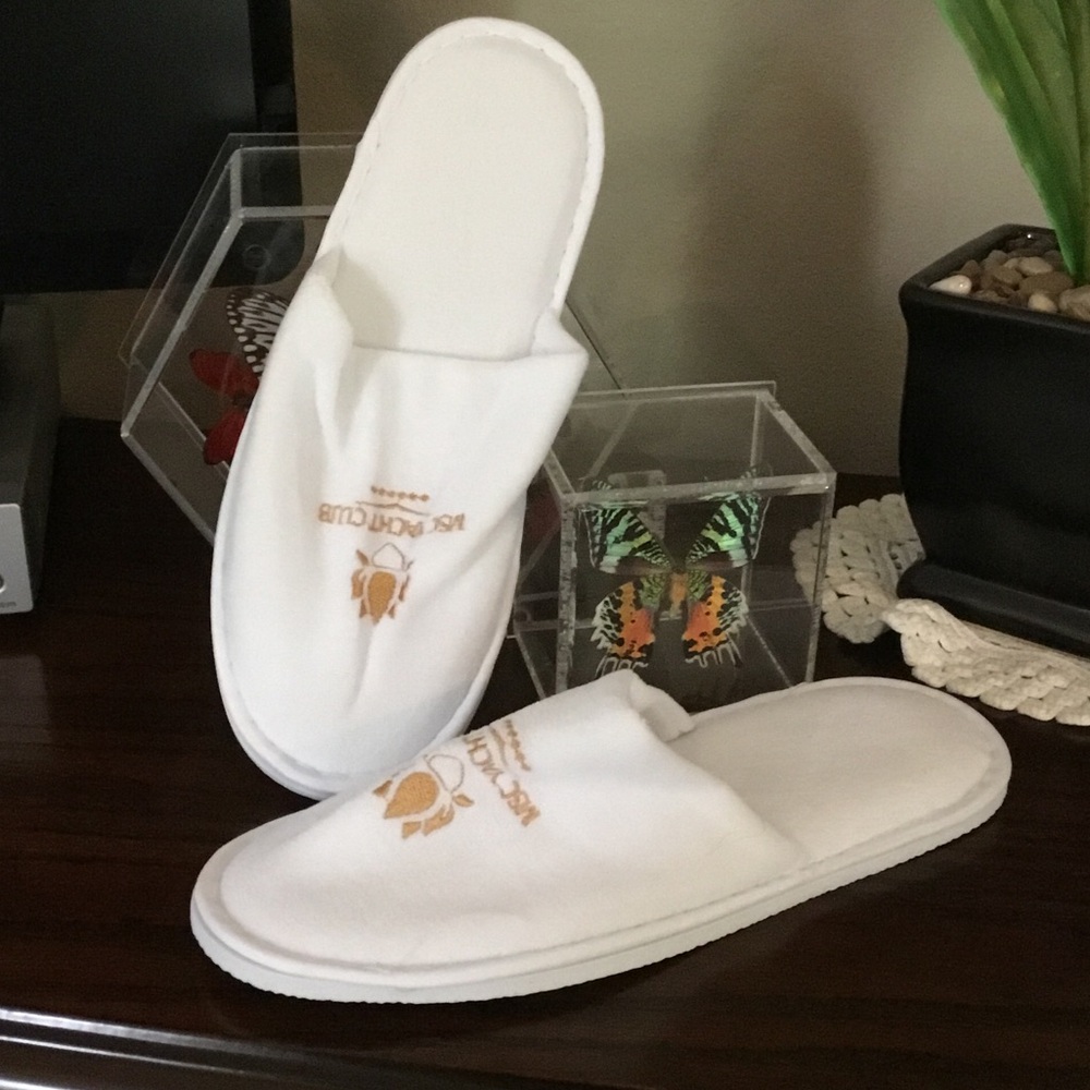 MSC Yacht Club-NWOT-White Embroidered Spa Slip-On Slippers